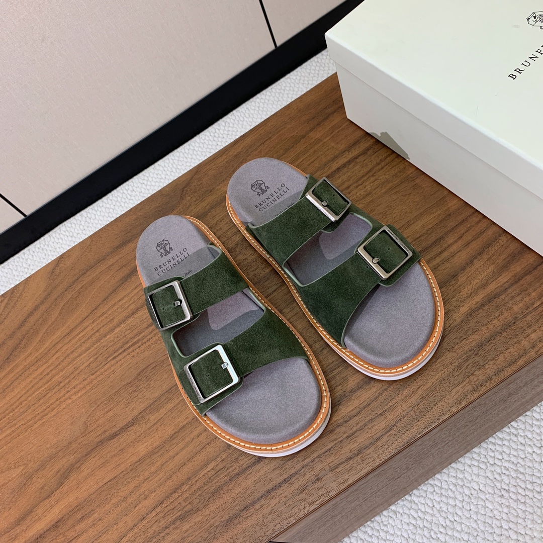【BRUNELL* CUCINELL*】情侣款拖鞋。鞋面进口环保牛绒，定制橡胶大底。真皮沿条。
码数：女