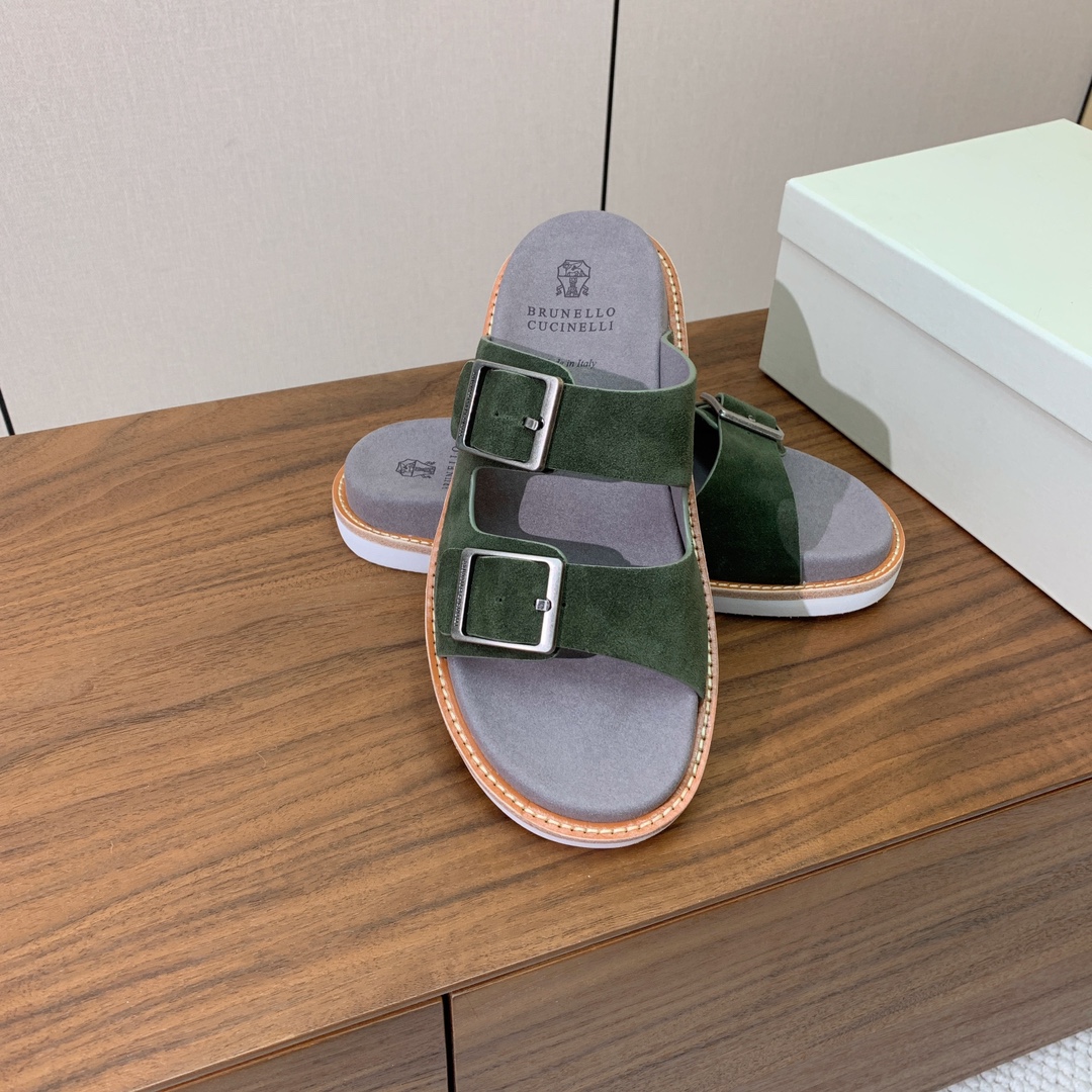 【BRUNELL* CUCINELL*】情侣款拖鞋。鞋面进口环保牛绒，定制橡胶大底。真皮沿条。
码数：女