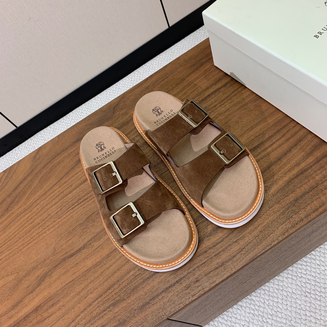 【BRUNELL* CUCINELL*】情侣款拖鞋。鞋面进口环保牛绒，定制橡胶大底。真皮沿条。
码数：女