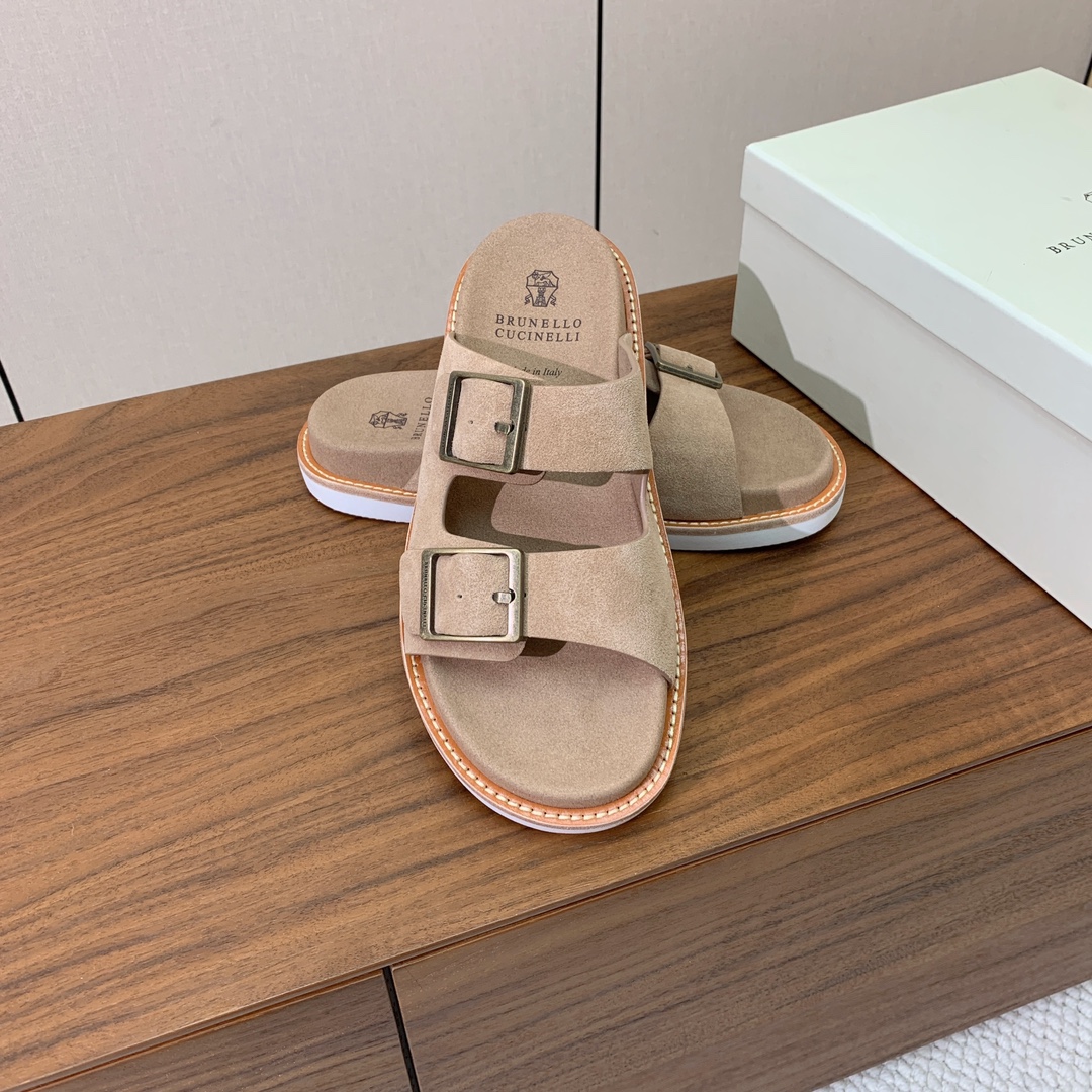 【BRUNELL* CUCINELL*】情侣款拖鞋。鞋面进口环保牛绒，定制橡胶大底。真皮沿条。
码数：女
