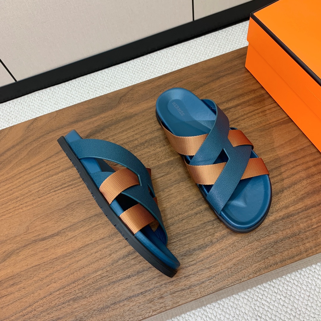 【Herm*s】高版本专柜大热情侣款。H家配货首选鞋履！是爱马仕经典款。每一季都会出很多颜色，绝对是最值