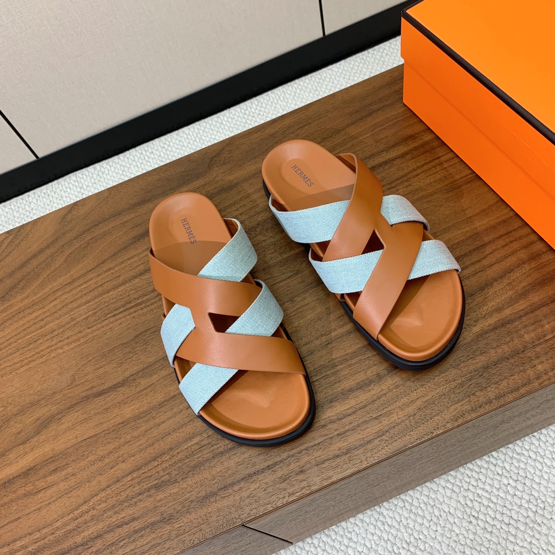 【Herm*s】高版本专柜大热情侣款。H家配货首选鞋履！是爱马仕经典款。每一季都会出很多颜色，绝对是最值
