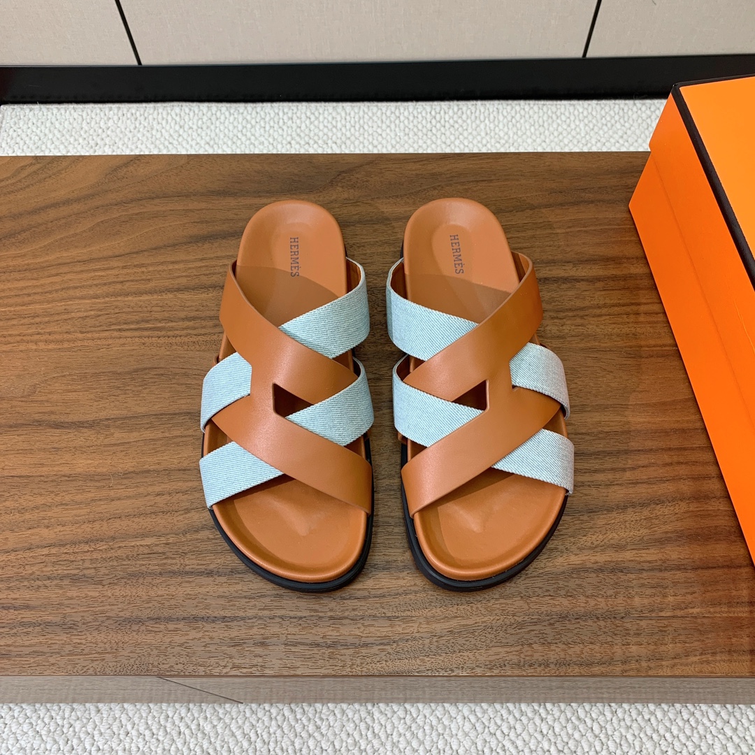 【Herm*s】高版本专柜大热情侣款。H家配货首选鞋履！是爱马仕经典款。每一季都会出很多颜色，绝对是最值