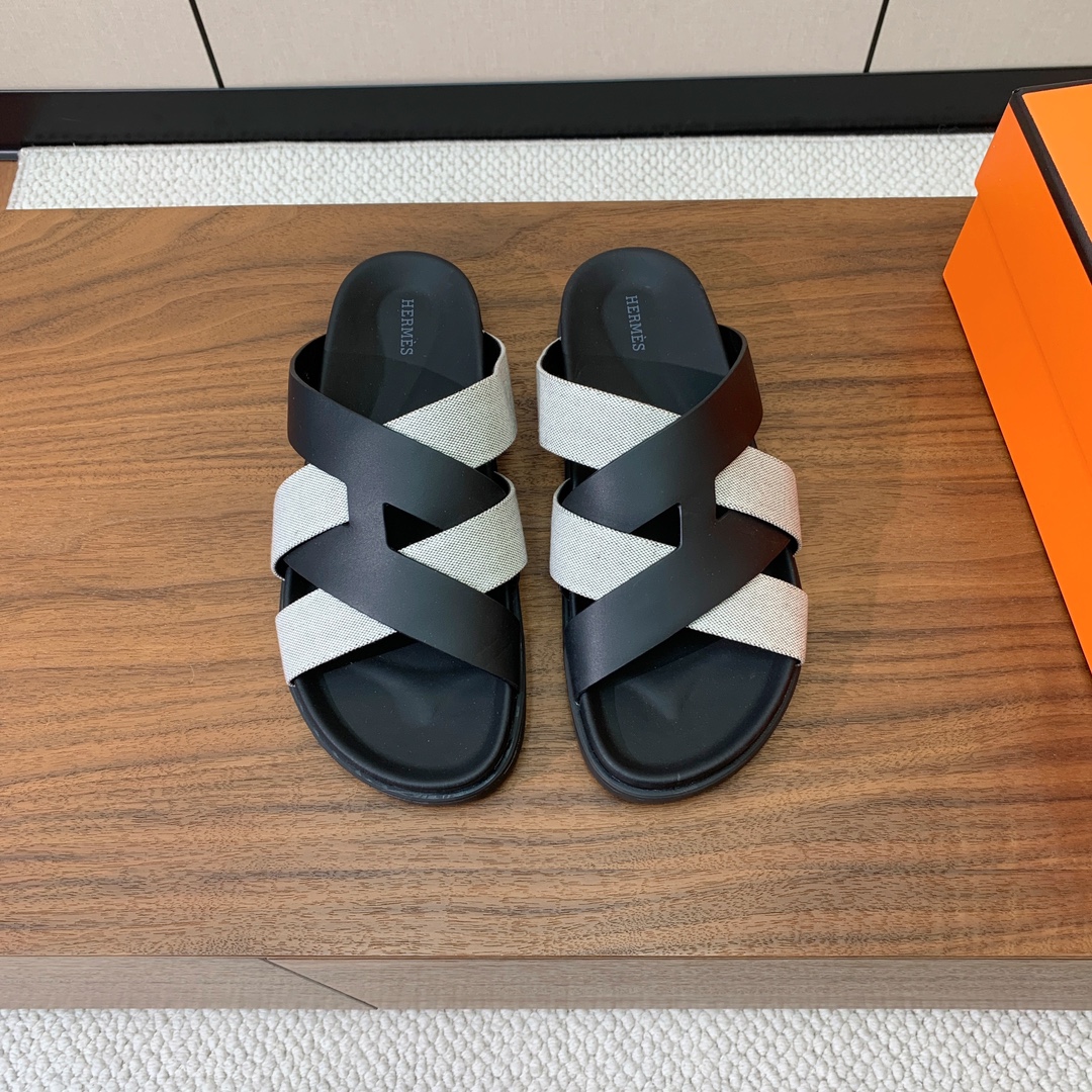 【Herm*s】高版本专柜大热情侣款。H家配货首选鞋履！是爱马仕经典款。每一季都会出很多颜色，绝对是最值
