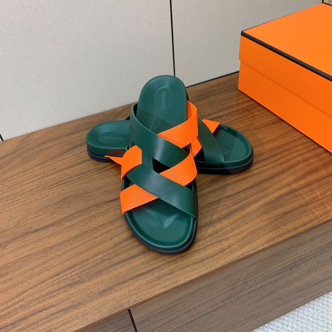 【Herm*s】高版本专柜大热情侣款。H家配货首选鞋履！是爱马仕经典款。每一季都会出很多颜色，绝对是最值