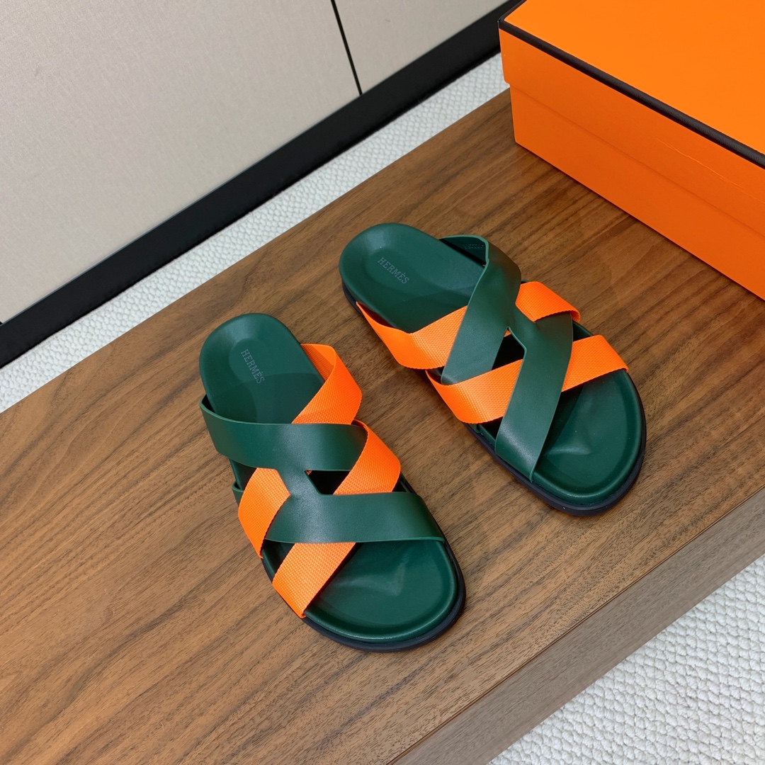 【Herm*s】高版本专柜大热情侣款。H家配货首选鞋履！是爱马仕经典款。每一季都会出很多颜色，绝对是最值