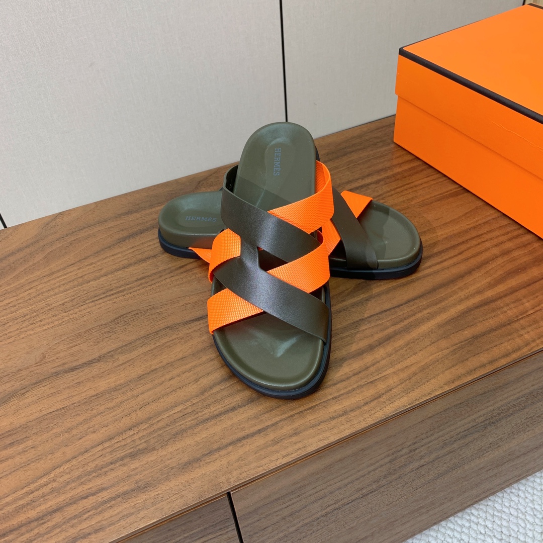 【Herm*s】高版本专柜大热情侣款。H家配货首选鞋履！是爱马仕经典款。每一季都会出很多颜色，绝对是最值