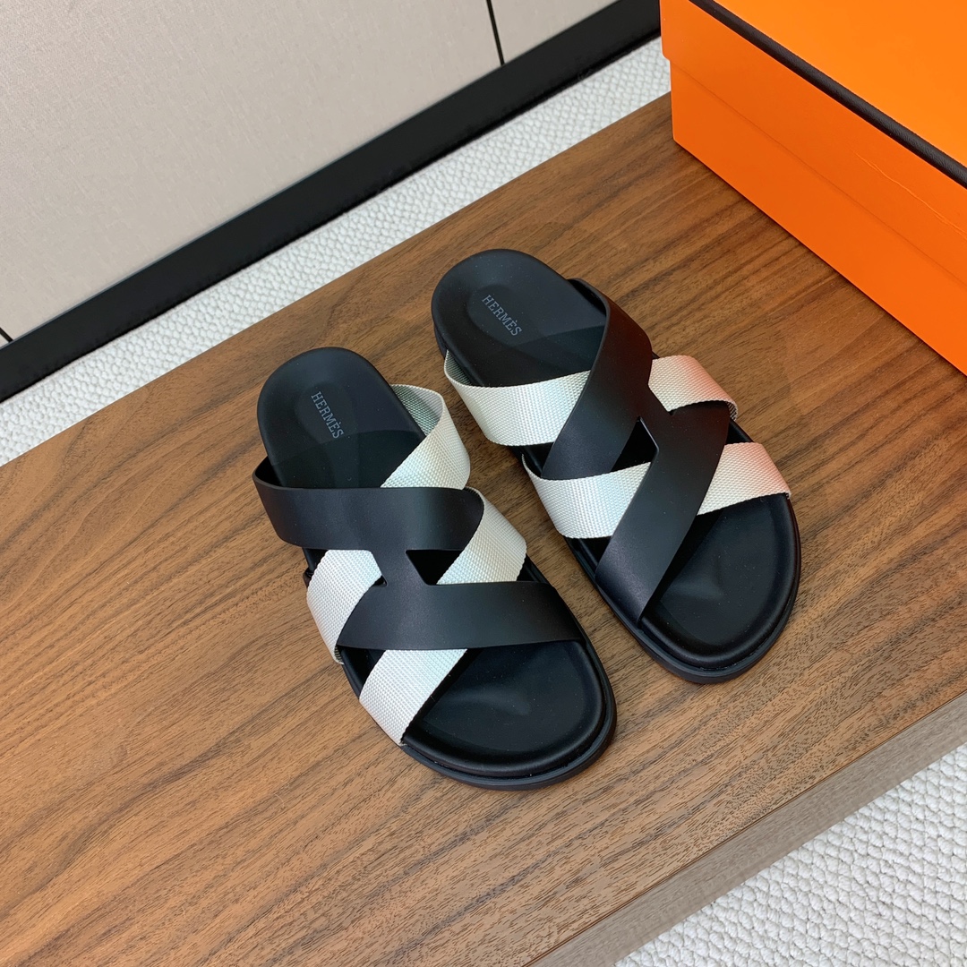 【Herm*s】高版本专柜大热情侣款。H家配货首选鞋履！是爱马仕经典款。每一季都会出很多颜色，绝对是最值