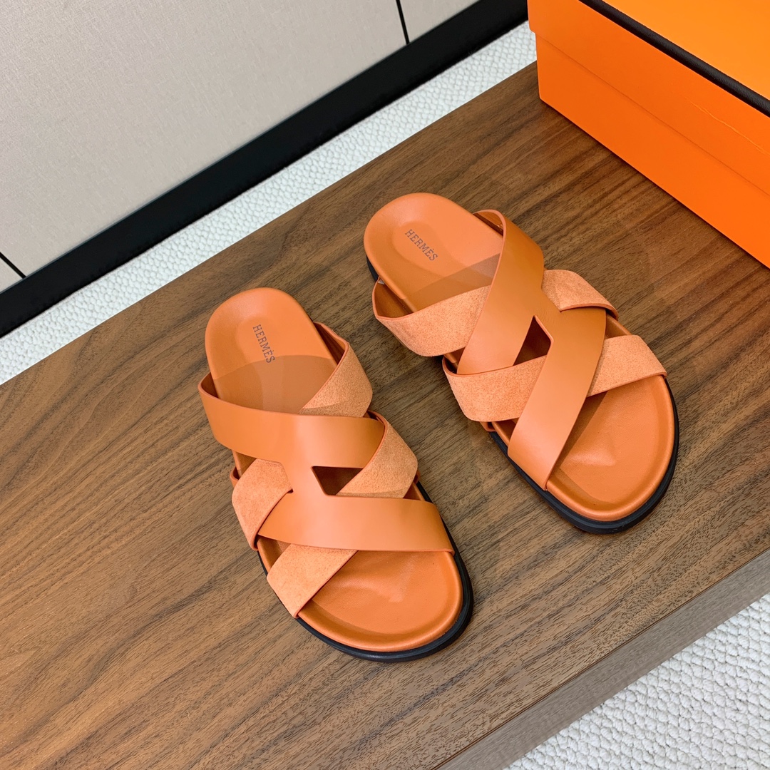 【Herm*s】高版本专柜大热情侣款。H家配货首选鞋履！是爱马仕经典款。每一季都会出很多颜色，绝对是最值