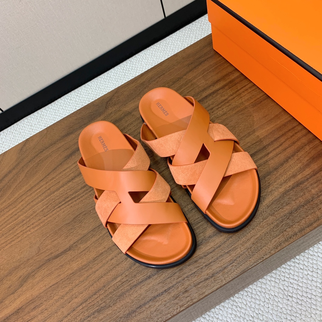 【Herm*s】高版本专柜大热情侣款。H家配货首选鞋履！是爱马仕经典款。每一季都会出很多颜色，绝对是最值