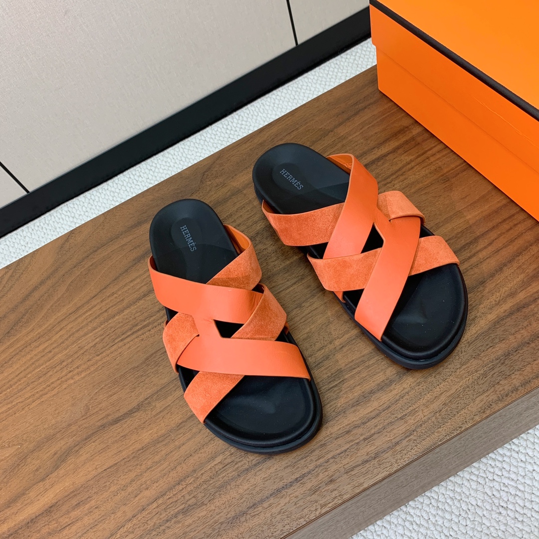 【Herm*s】高版本专柜大热情侣款。H家配货首选鞋履！是爱马仕经典款。每一季都会出很多颜色，绝对是最值