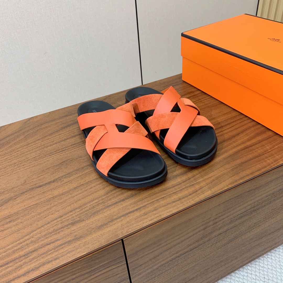 【Herm*s】高版本专柜大热情侣款。H家配货首选鞋履！是爱马仕经典款。每一季都会出很多颜色，绝对是最值