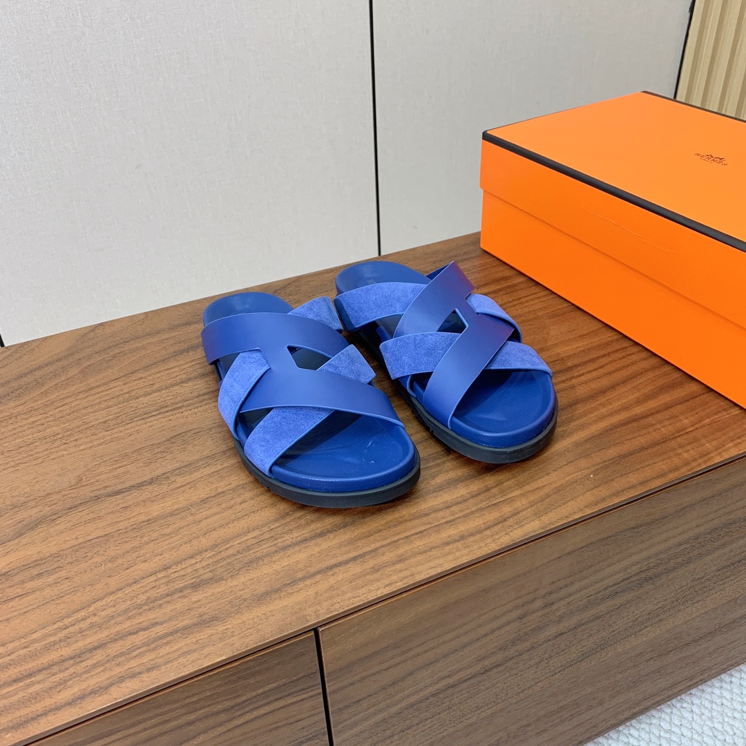 【Herm*s】高版本专柜大热情侣款。H家配货首选鞋履！是爱马仕经典款。每一季都会出很多颜色，绝对是最值