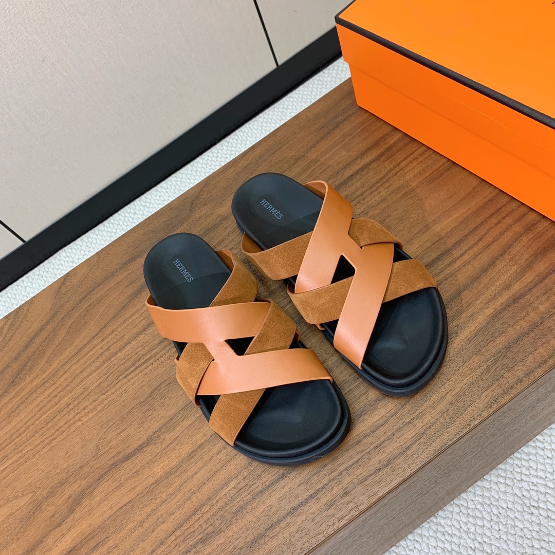 【Herm*s】高版本专柜大热情侣款。H家配货首选鞋履！是爱马仕经典款。每一季都会出很多颜色，绝对是最值