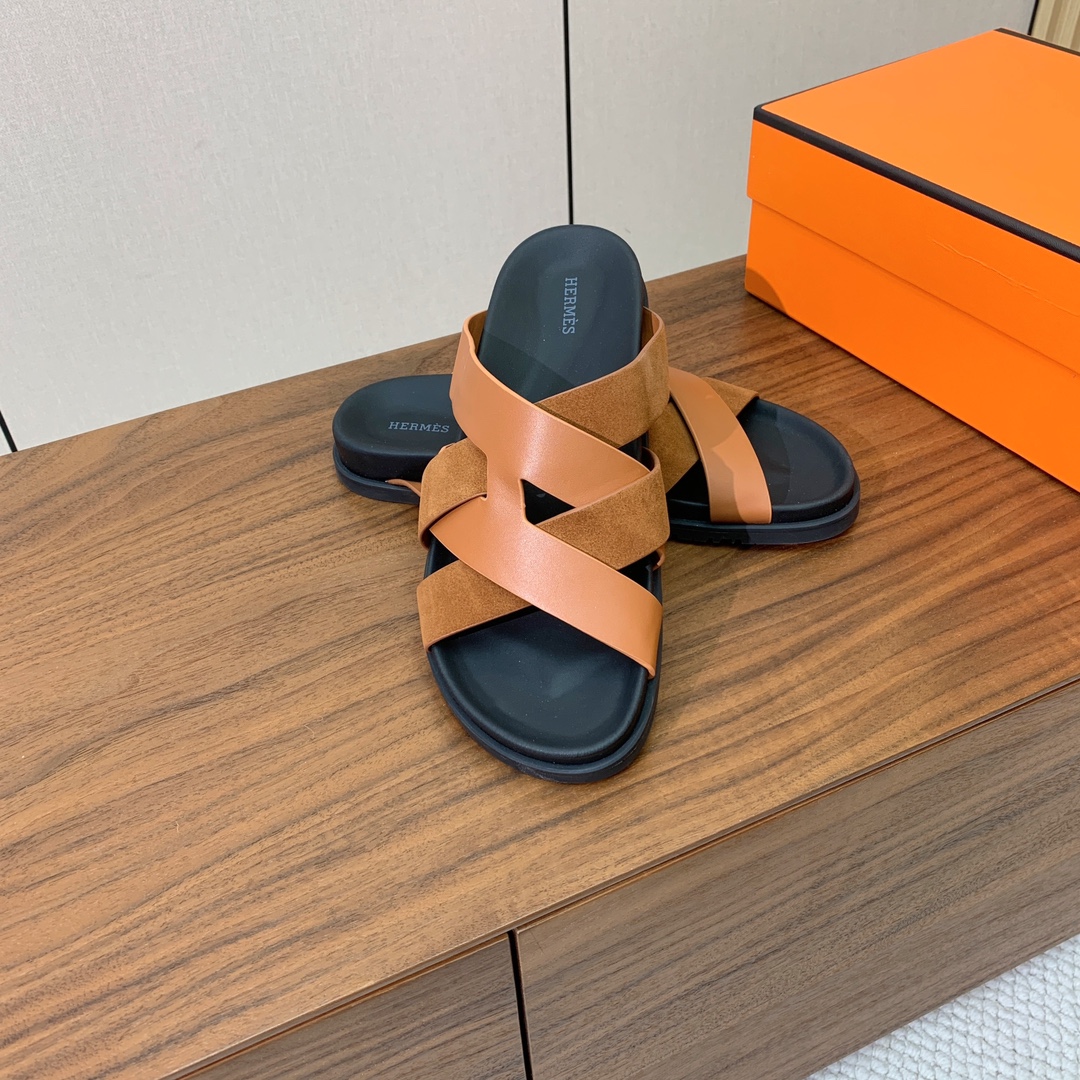 【Herm*s】高版本专柜大热情侣款。H家配货首选鞋履！是爱马仕经典款。每一季都会出很多颜色，绝对是最值