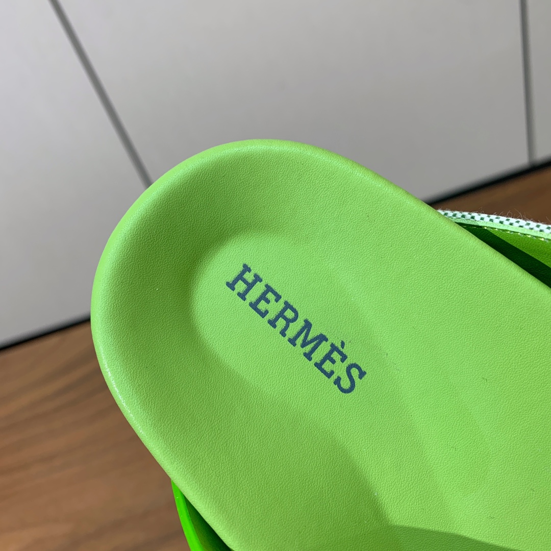 【Herm*s】高版本女款H专用布编织拖。H家配货首选鞋履！是爱马仕经典款。每一季都会出很多颜色，绝对是