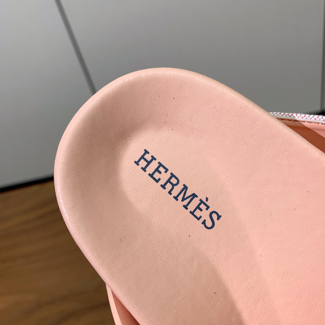 【Herm*s】高版本女款H专用布编织拖。H家配货首选鞋履！是爱马仕经典款。每一季都会出很多颜色，绝对是