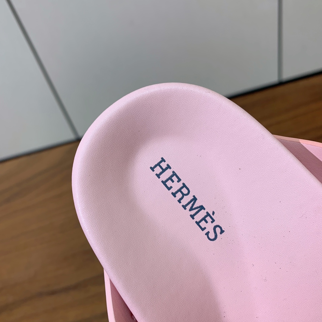 【Herm*s】高版本女款牛反绒编织拖。H家配货首选鞋履！是爱马仕经典款。每一季都会出很多颜色，绝对是最