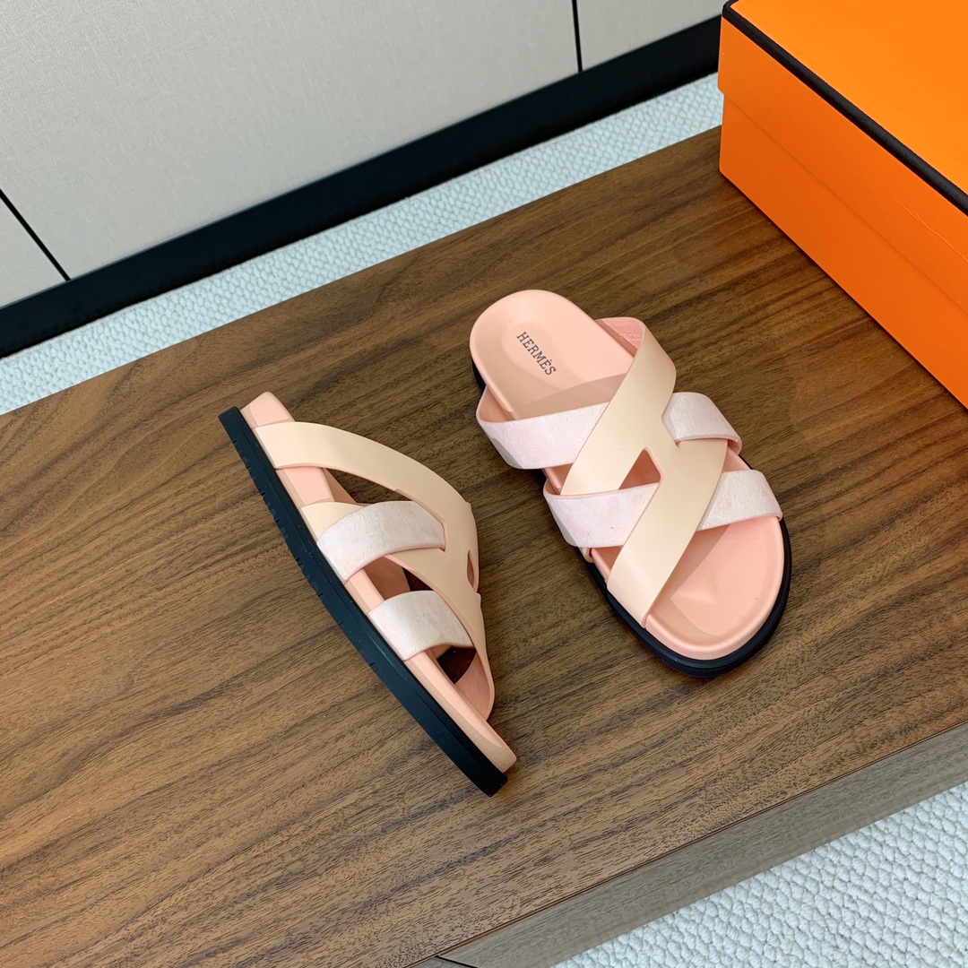 【Herm*s】高版本女款牛反绒编织拖。H家配货首选鞋履！是爱马仕经典款。每一季都会出很多颜色，绝对是最
