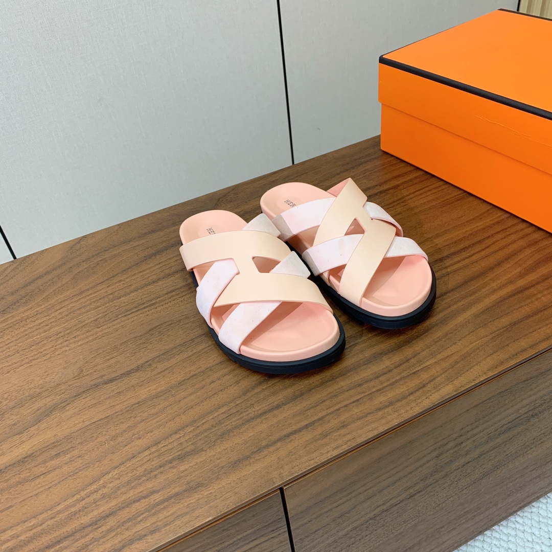 【Herm*s】高版本女款牛反绒编织拖。H家配货首选鞋履！是爱马仕经典款。每一季都会出很多颜色，绝对是最
