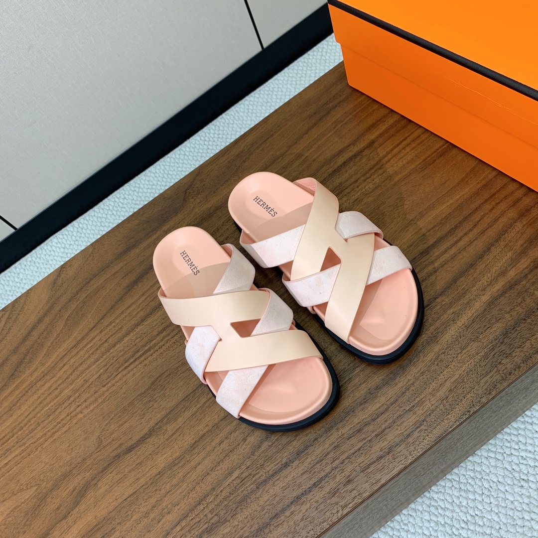 【Herm*s】高版本女款牛反绒编织拖。H家配货首选鞋履！是爱马仕经典款。每一季都会出很多颜色，绝对是最