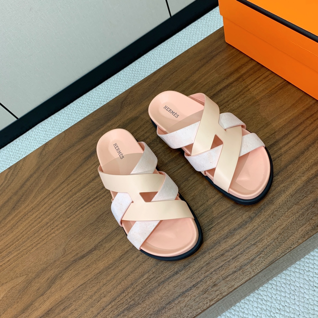 【Herm*s】高版本女款牛反绒编织拖。H家配货首选鞋履！是爱马仕经典款。每一季都会出很多颜色，绝对是最