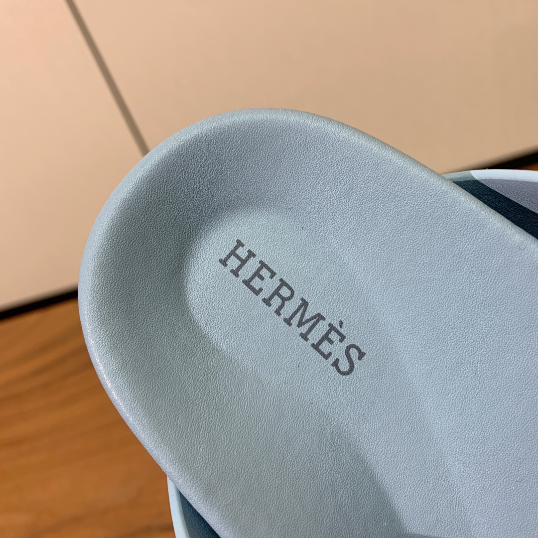 【Herm*s】高版本女款牛反绒编织拖。H家配货首选鞋履！是爱马仕经典款。每一季都会出很多颜色，绝对是最