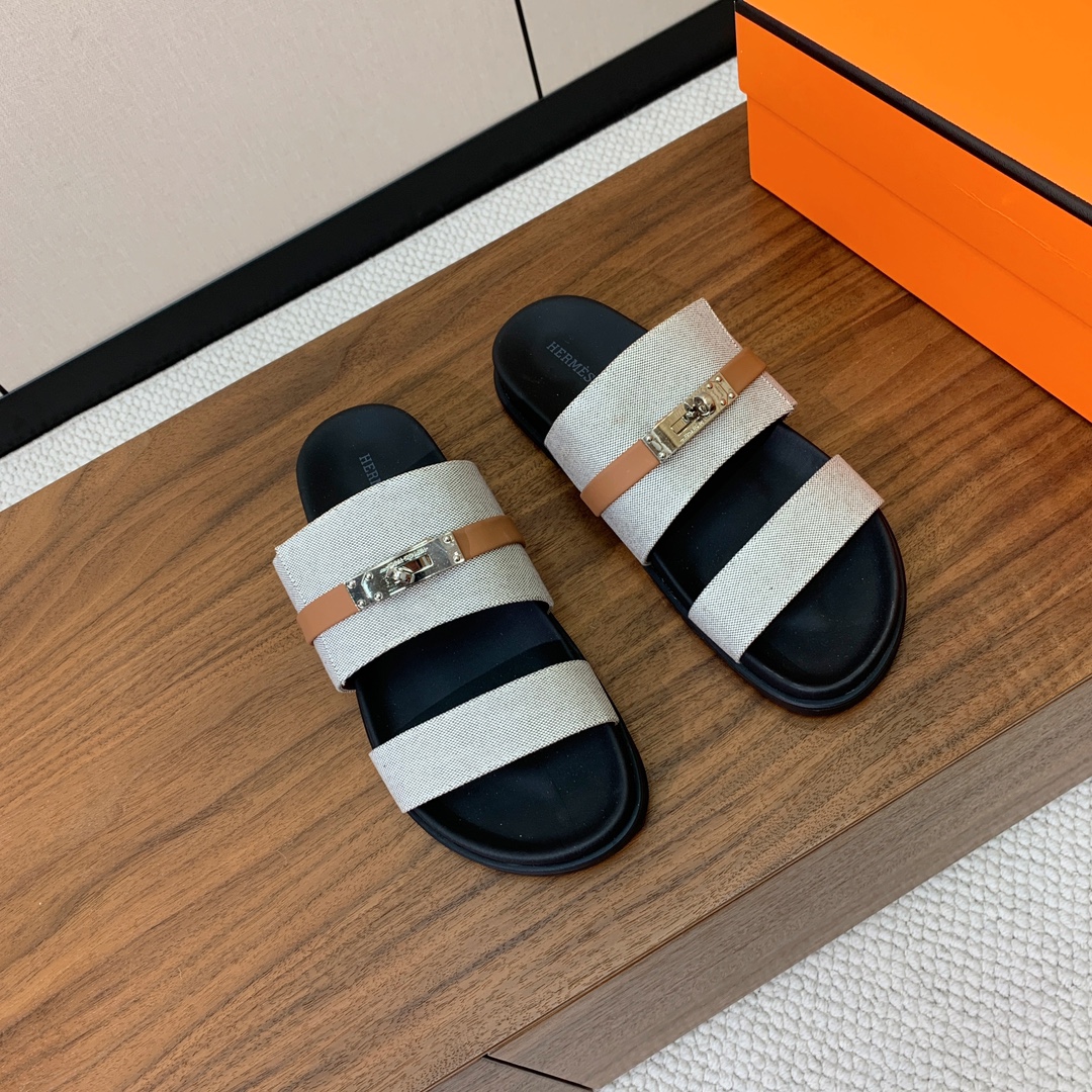 【Herm*s】高版本Kelly扣情侣款拖鞋。H家配货首选鞋履！是爱马仕经典款。每一季都会出很多颜色，绝