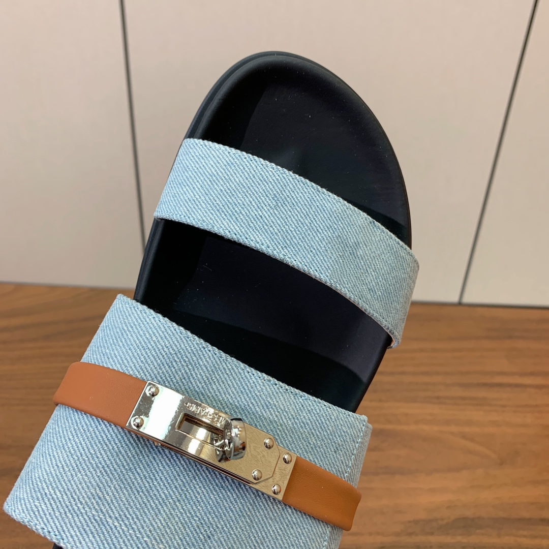 【Herm*s】高版本Kelly扣情侣款拖鞋。H家配货首选鞋履！是爱马仕经典款。每一季都会出很多颜色，绝