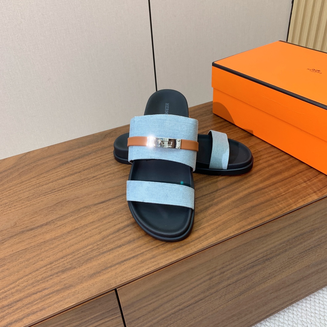 【Herm*s】高版本Kelly扣情侣款拖鞋。H家配货首选鞋履！是爱马仕经典款。每一季都会出很多颜色，绝