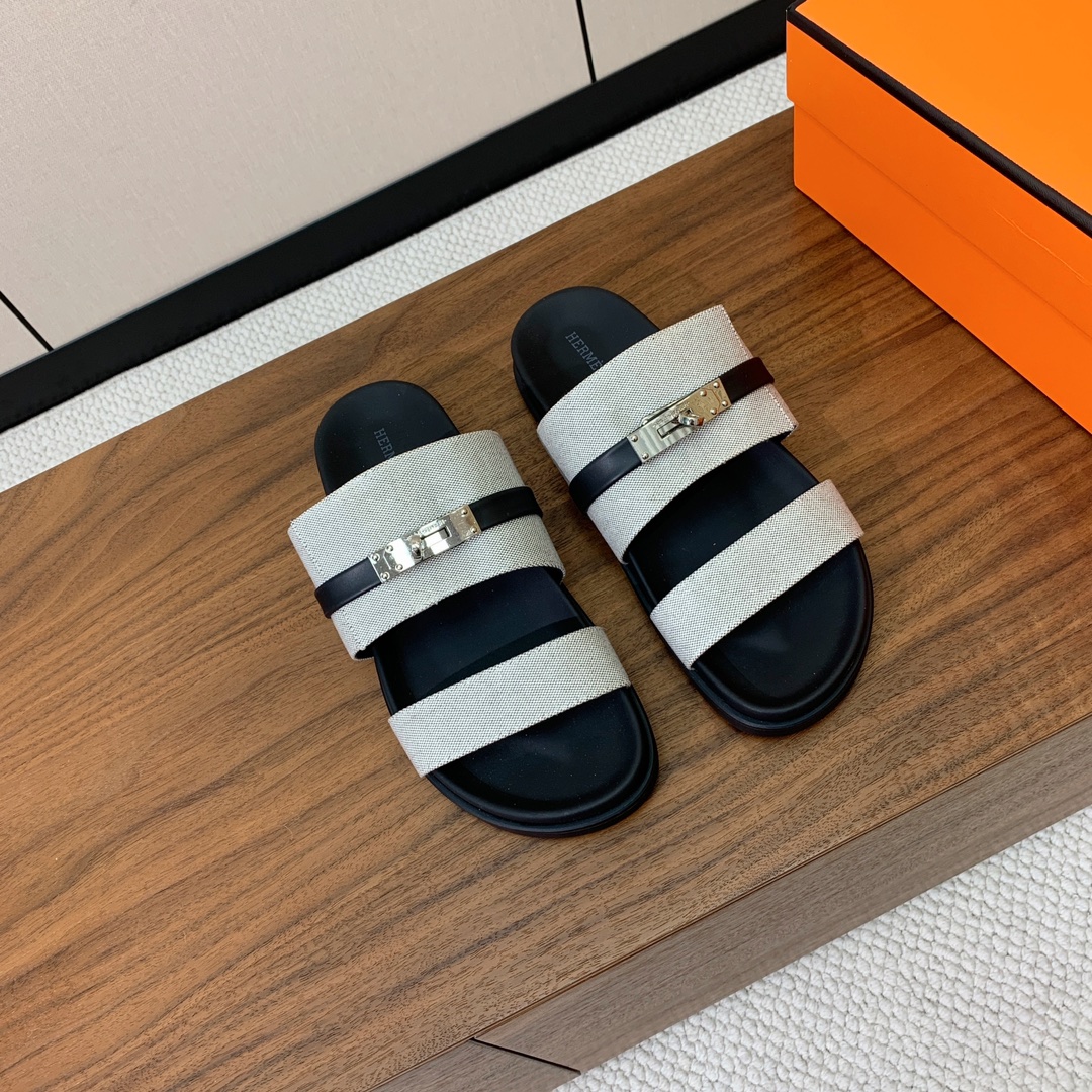 【Herm*s】高版本Kelly扣情侣款拖鞋。H家配货首选鞋履！是爱马仕经典款。每一季都会出很多颜色，绝