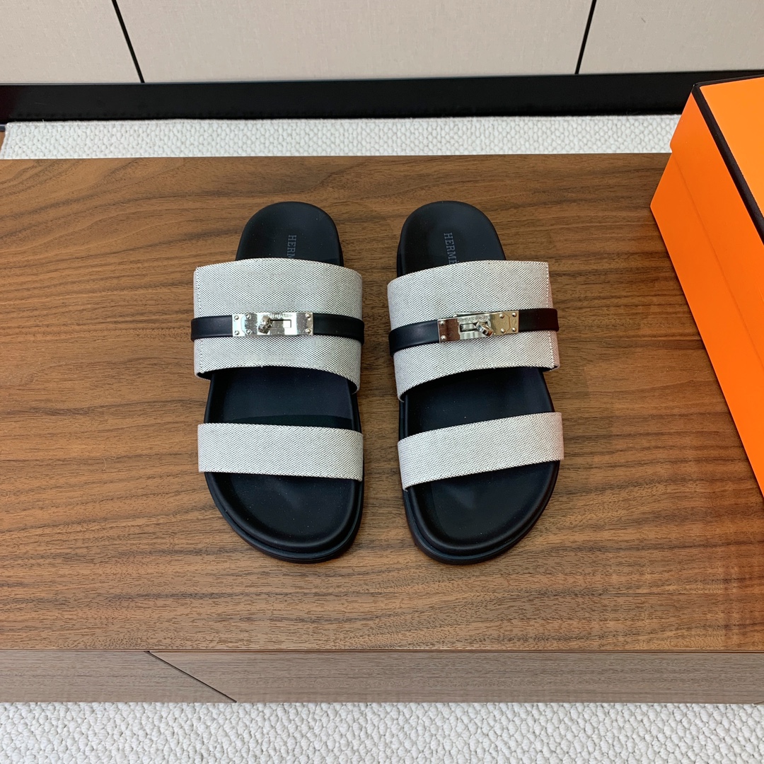 【Herm*s】高版本Kelly扣情侣款拖鞋。H家配货首选鞋履！是爱马仕经典款。每一季都会出很多颜色，绝