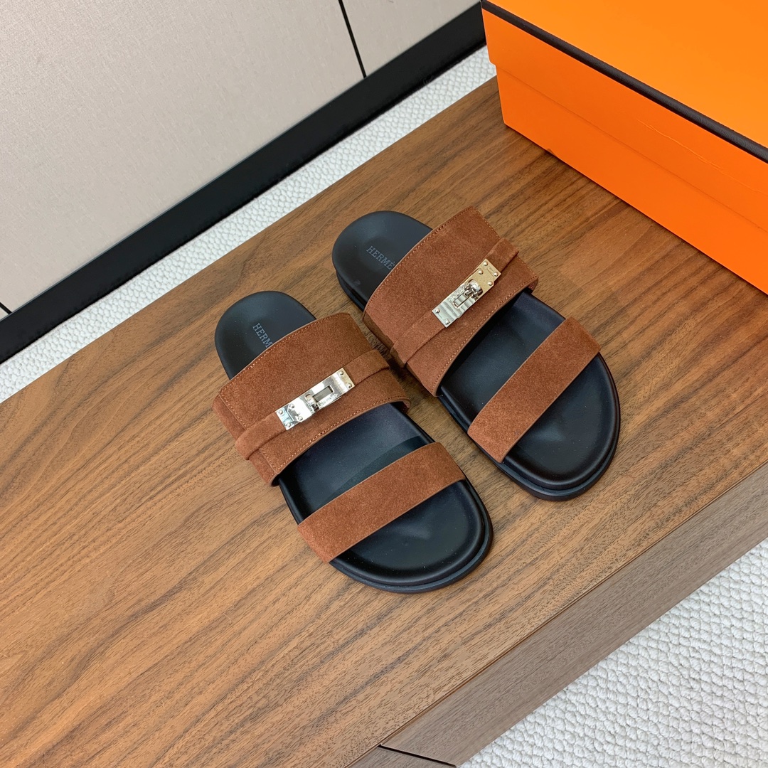 【Herm*s】高版本Kelly扣情侣款拖鞋。H家配货首选鞋履！是爱马仕经典款。每一季都会出很多颜色，绝