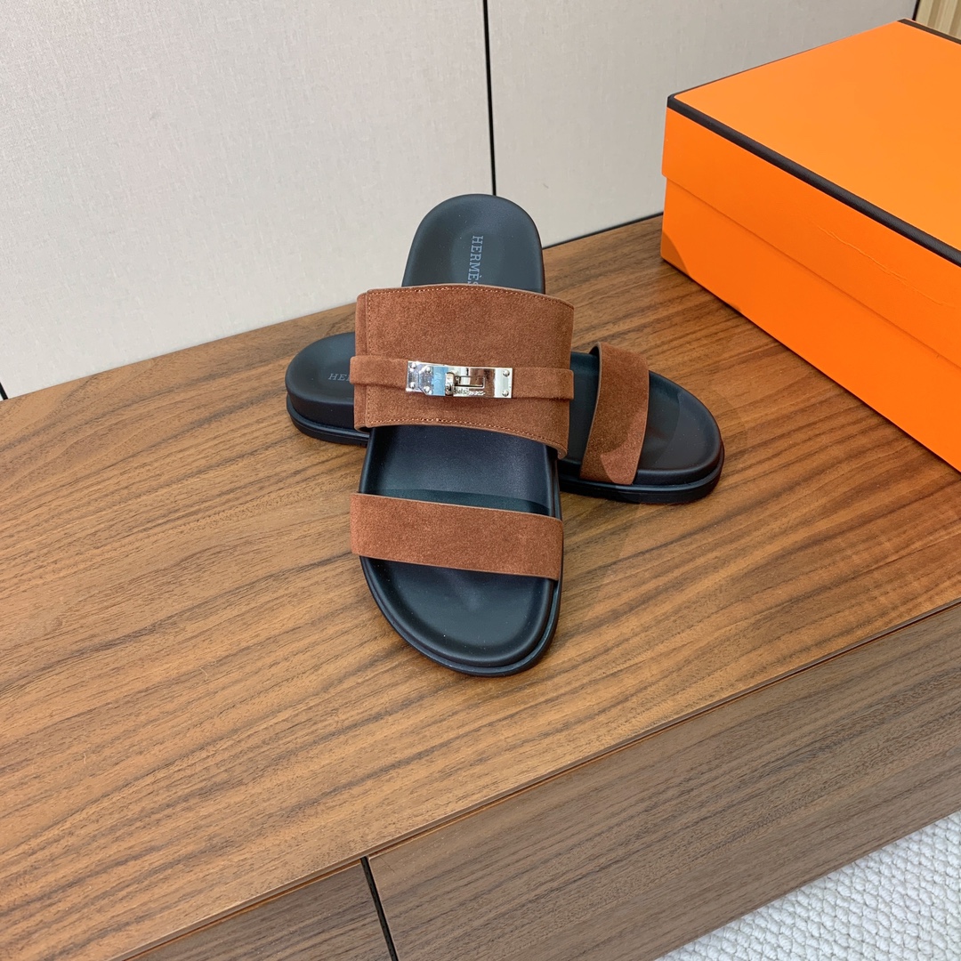 【Herm*s】高版本Kelly扣情侣款拖鞋。H家配货首选鞋履！是爱马仕经典款。每一季都会出很多颜色，绝