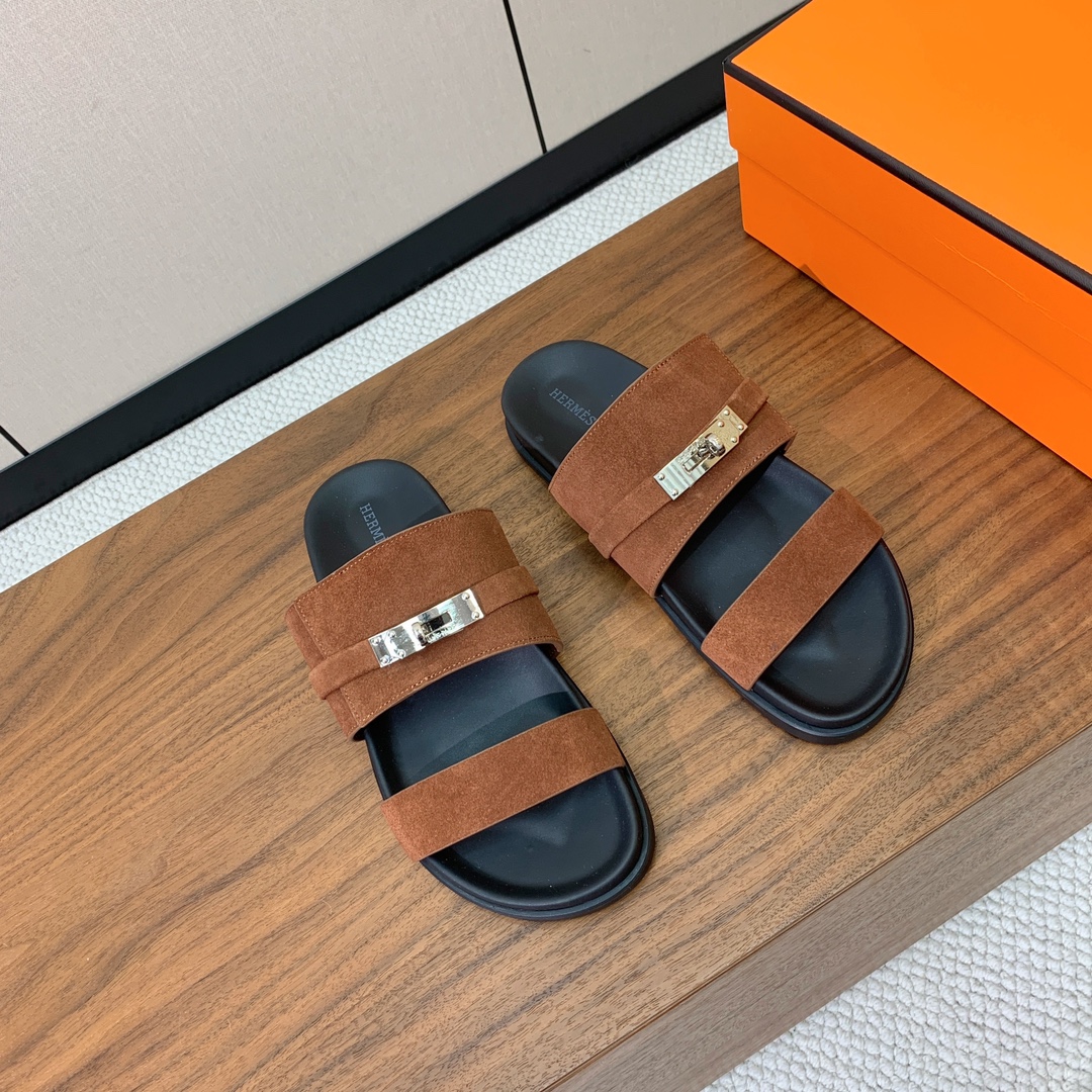 【Herm*s】高版本Kelly扣情侣款拖鞋。H家配货首选鞋履！是爱马仕经典款。每一季都会出很多颜色，绝