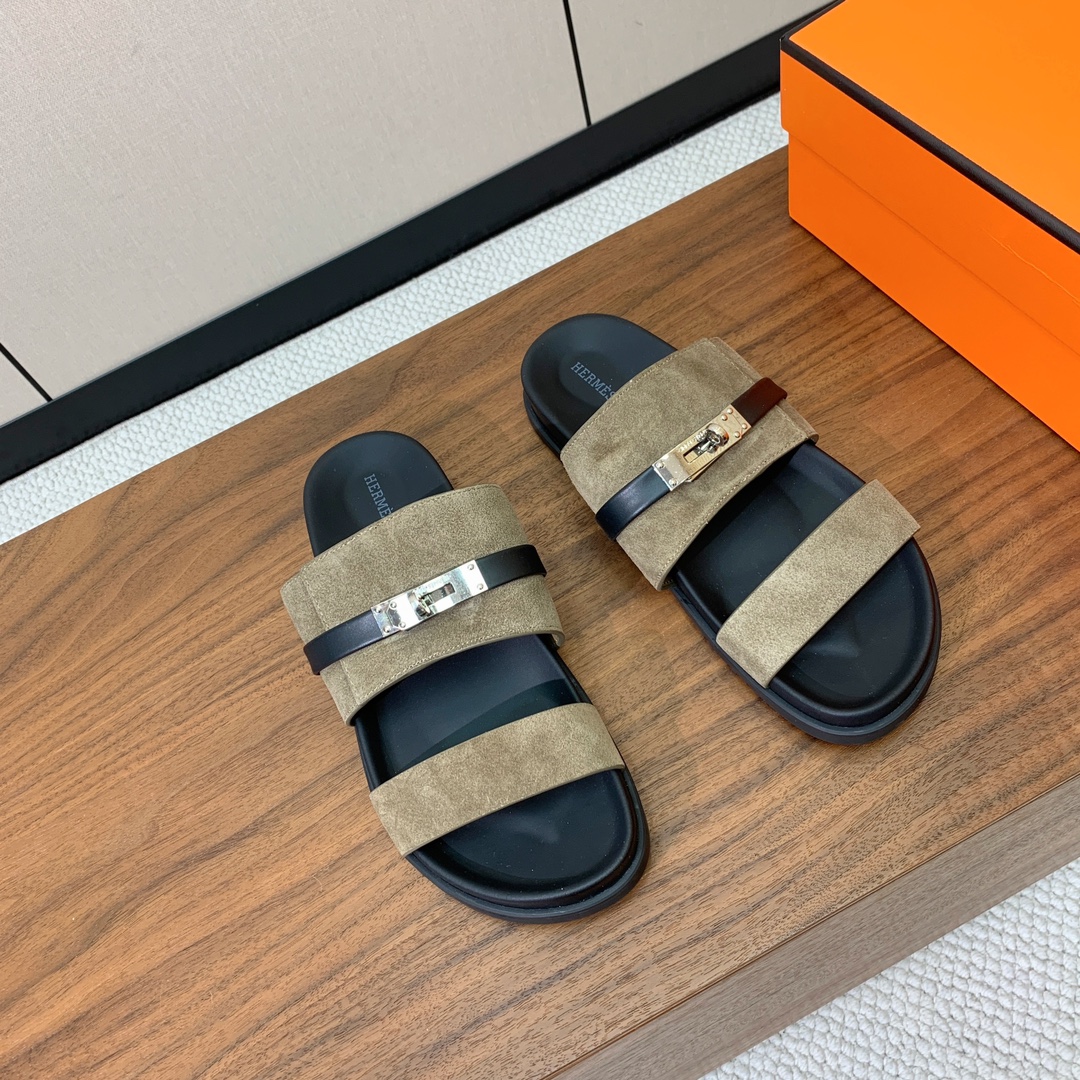 【Herm*s】高版本Kelly扣情侣款拖鞋。H家配货首选鞋履！是爱马仕经典款。每一季都会出很多颜色，绝