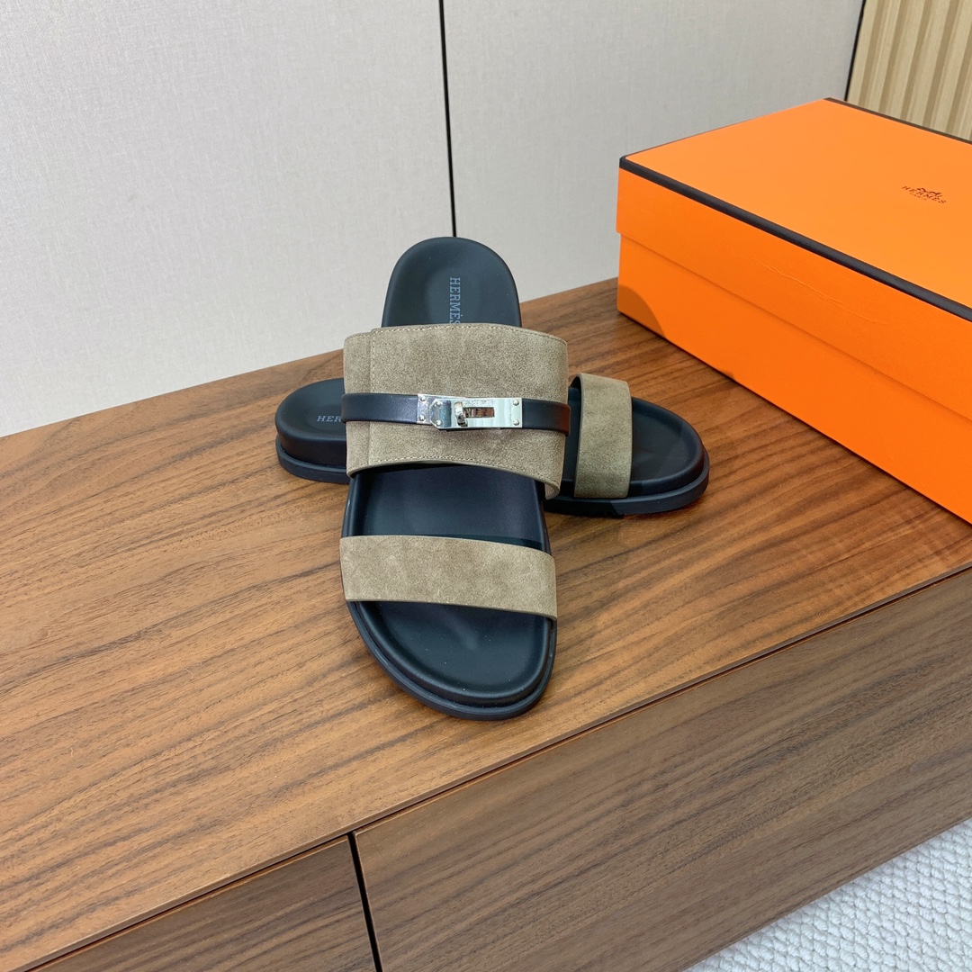 【Herm*s】高版本Kelly扣情侣款拖鞋。H家配货首选鞋履！是爱马仕经典款。每一季都会出很多颜色，绝