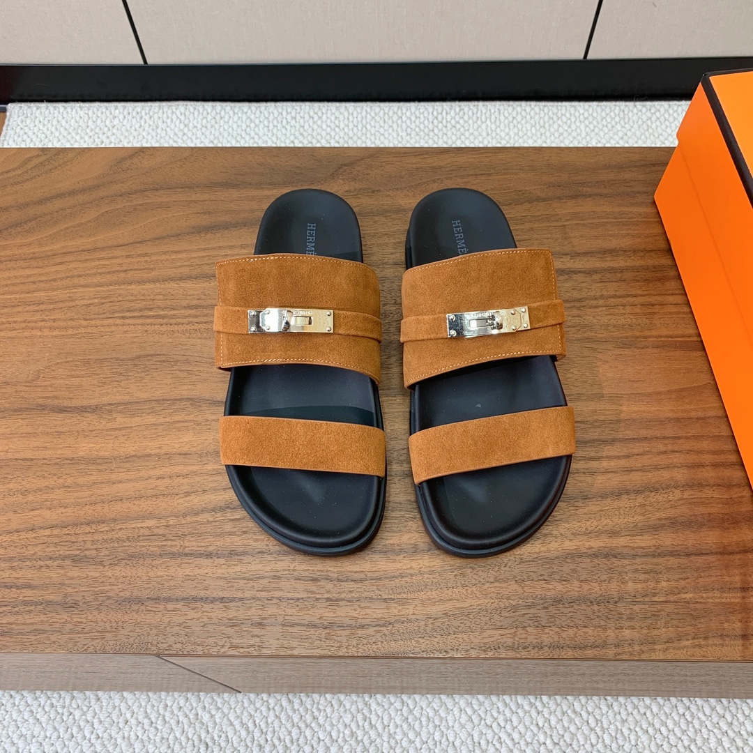 【Herm*s】高版本Kelly扣情侣款拖鞋。H家配货首选鞋履！是爱马仕经典款。每一季都会出很多颜色，绝
