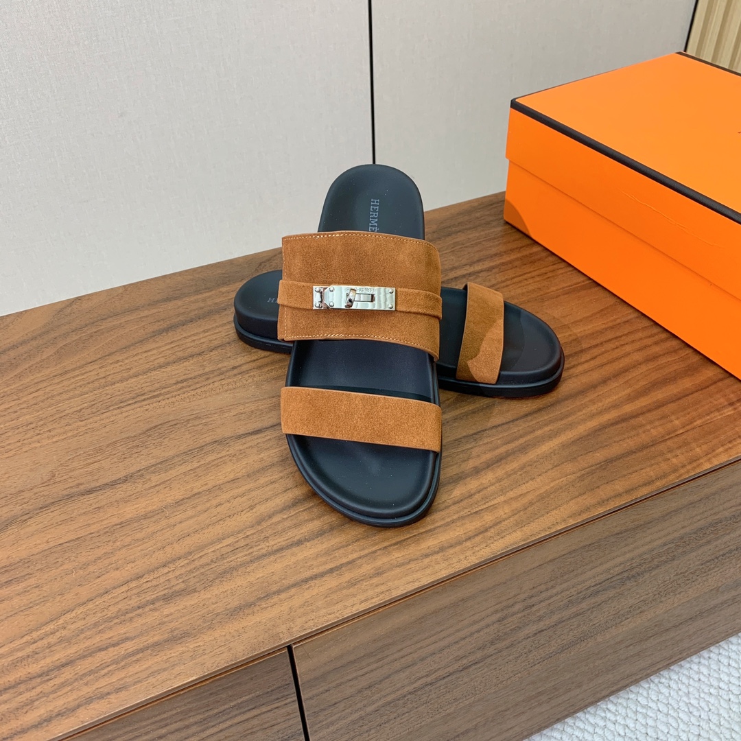 【Herm*s】高版本Kelly扣情侣款拖鞋。H家配货首选鞋履！是爱马仕经典款。每一季都会出很多颜色，绝