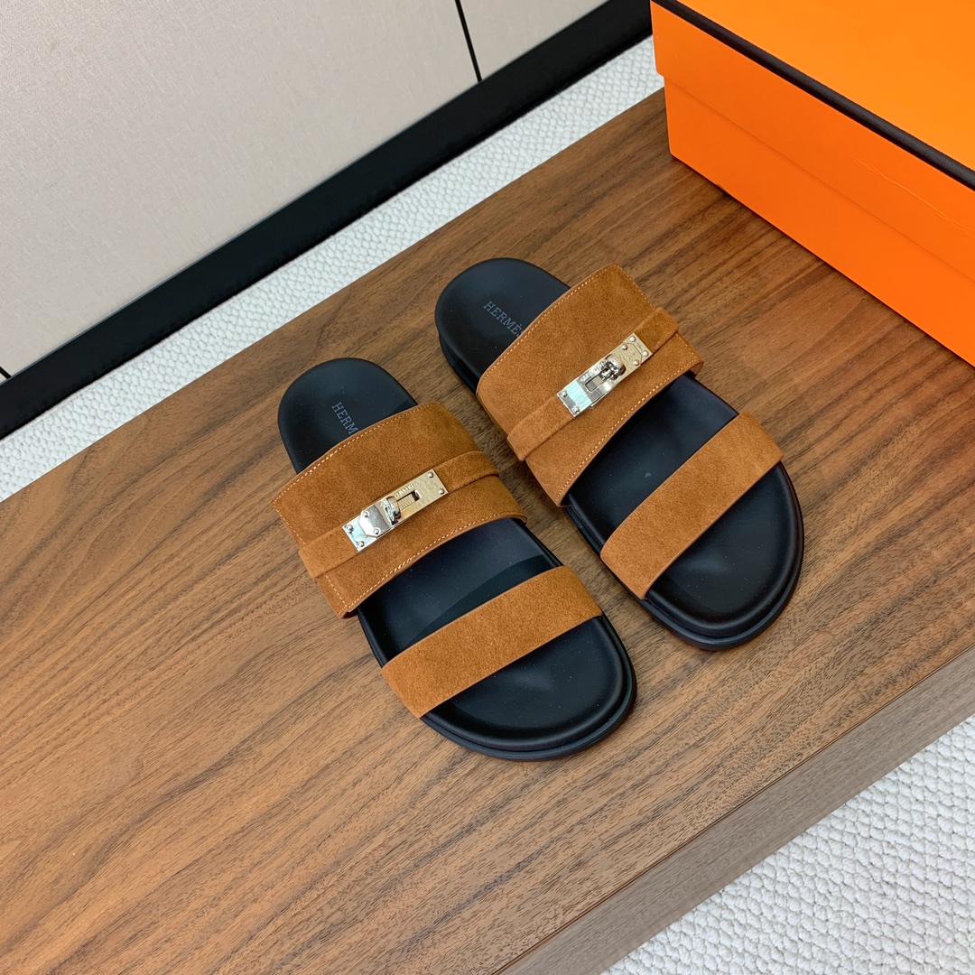 【Herm*s】高版本Kelly扣情侣款拖鞋。H家配货首选鞋履！是爱马仕经典款。每一季都会出很多颜色，绝