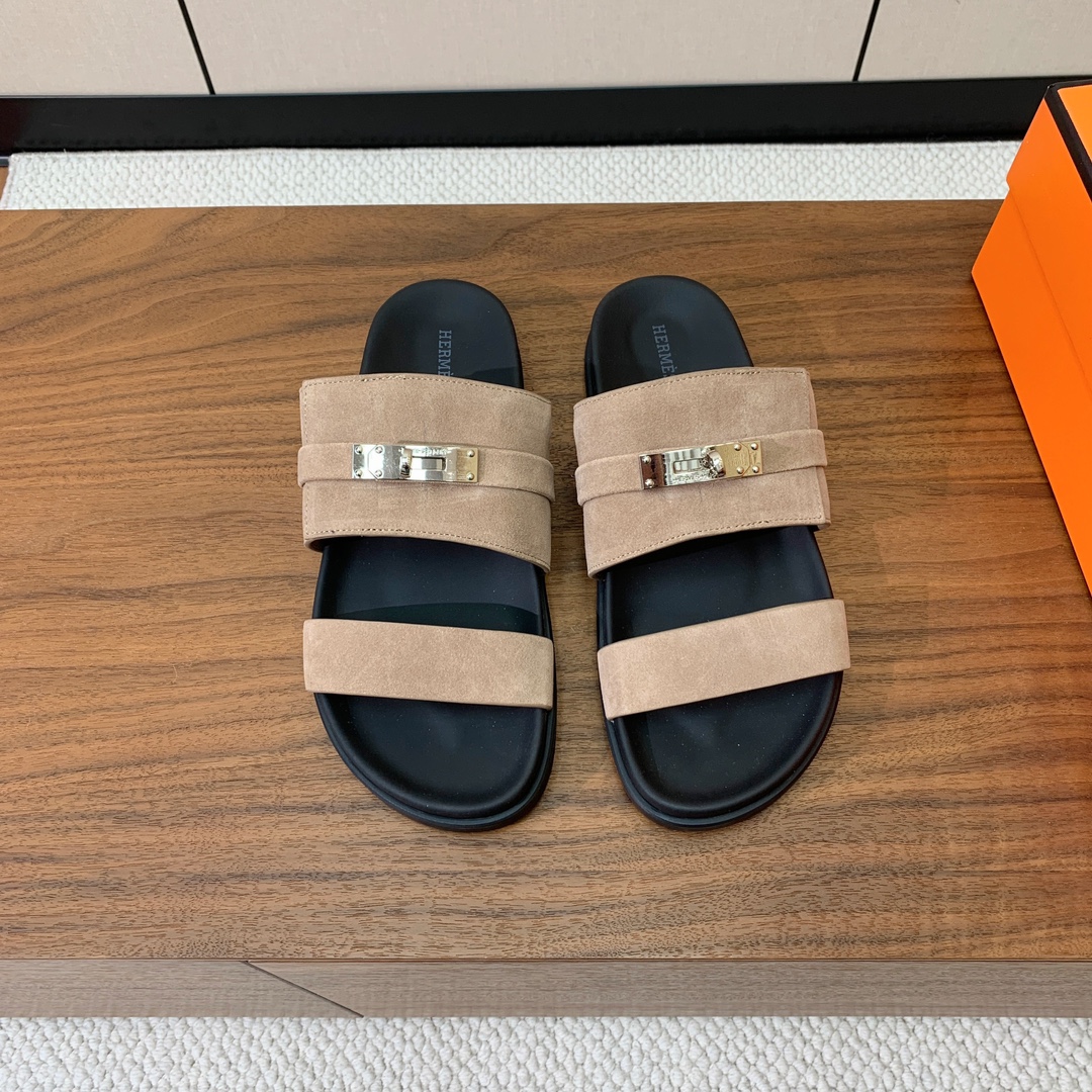 【Herm*s】高版本Kelly扣情侣款拖鞋。H家配货首选鞋履！是爱马仕经典款。每一季都会出很多颜色，绝