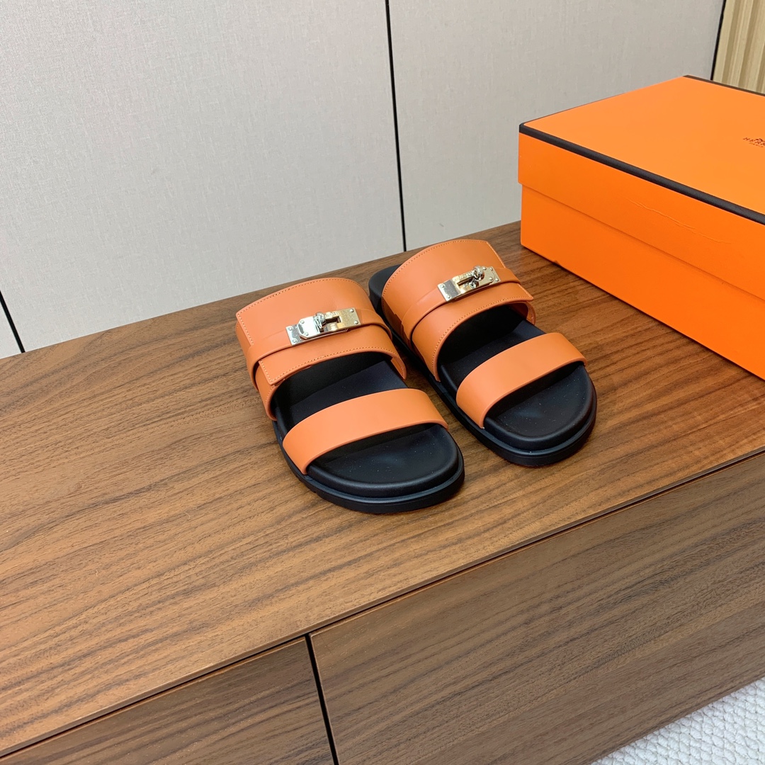 【Herm*s】高版本Kelly扣情侣款拖鞋。H家配货首选鞋履！是爱马仕经典款。每一季都会出很多颜色，绝