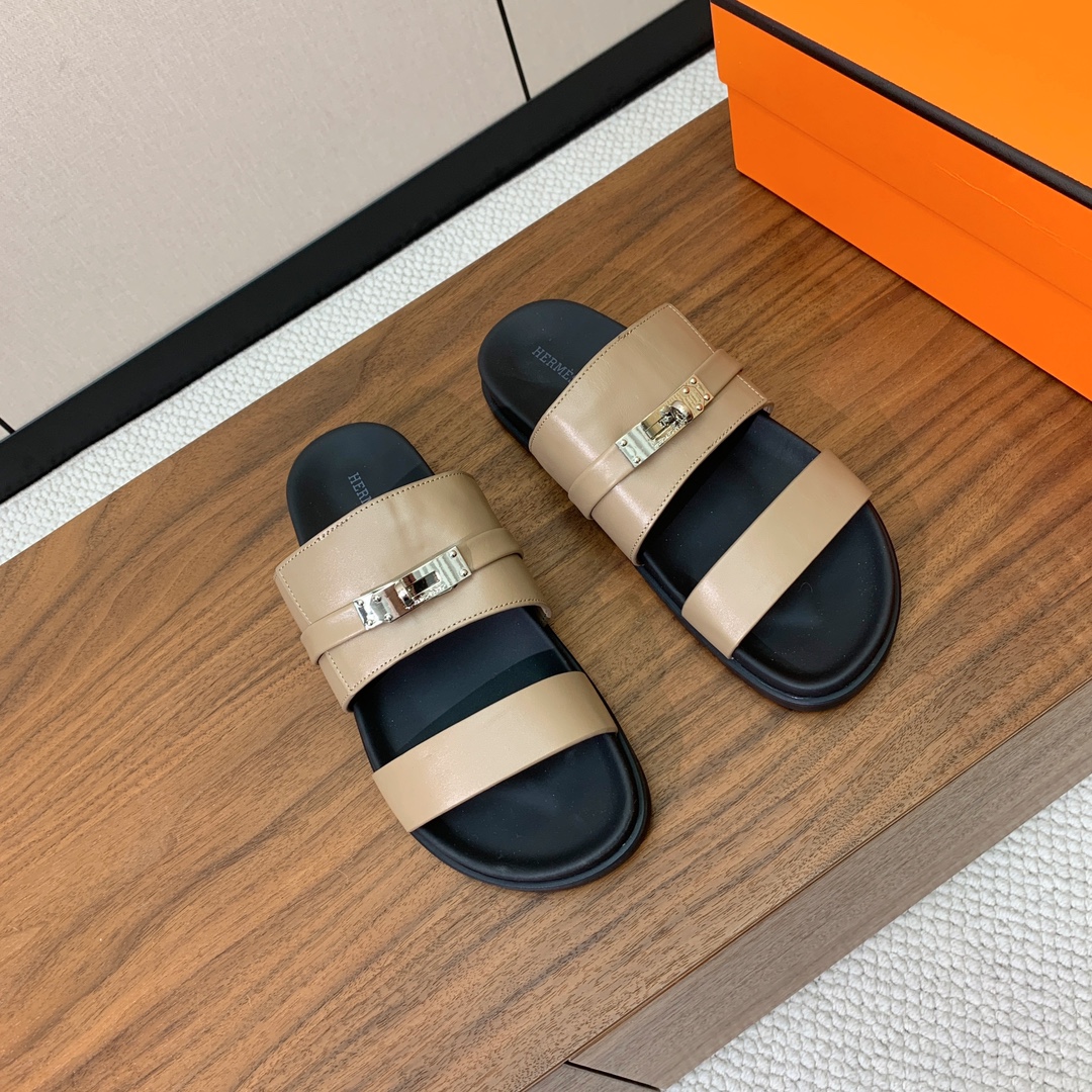 【Herm*s】高版本Kelly扣情侣款拖鞋。H家配货首选鞋履！是爱马仕经典款。每一季都会出很多颜色，绝