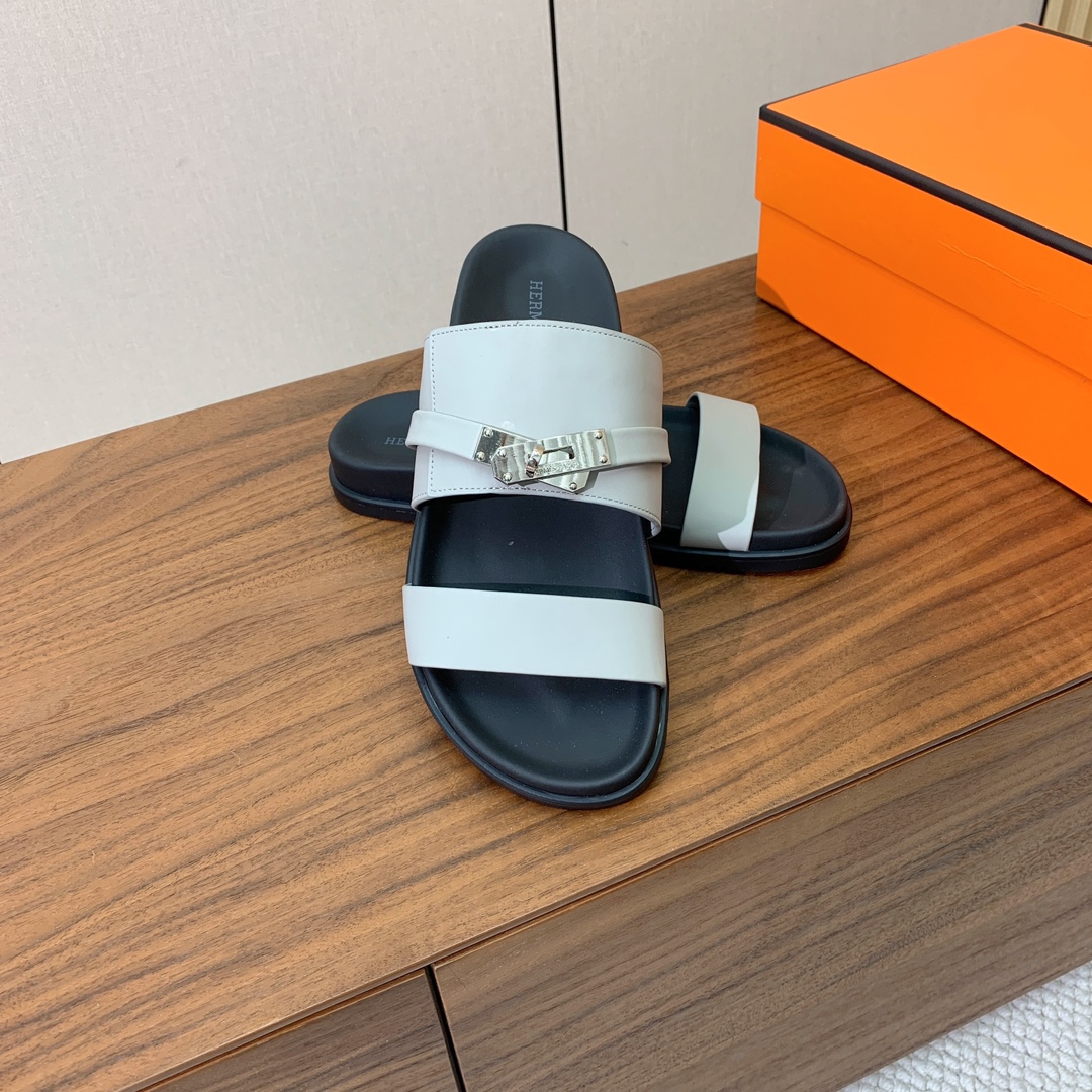 【Herm*s】高版本Kelly扣情侣款拖鞋。H家配货首选鞋履！是爱马仕经典款。每一季都会出很多颜色，绝