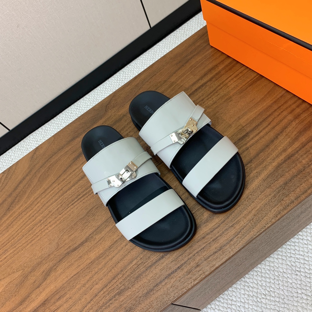 【Herm*s】高版本Kelly扣情侣款拖鞋。H家配货首选鞋履！是爱马仕经典款。每一季都会出很多颜色，绝