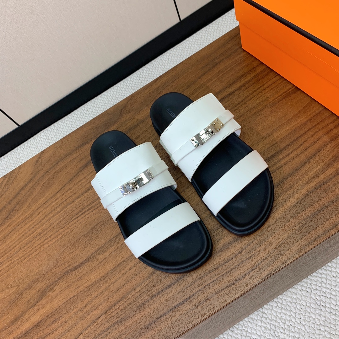 【Herm*s】高版本Kelly扣情侣款拖鞋。H家配货首选鞋履！是爱马仕经典款。每一季都会出很多颜色，绝