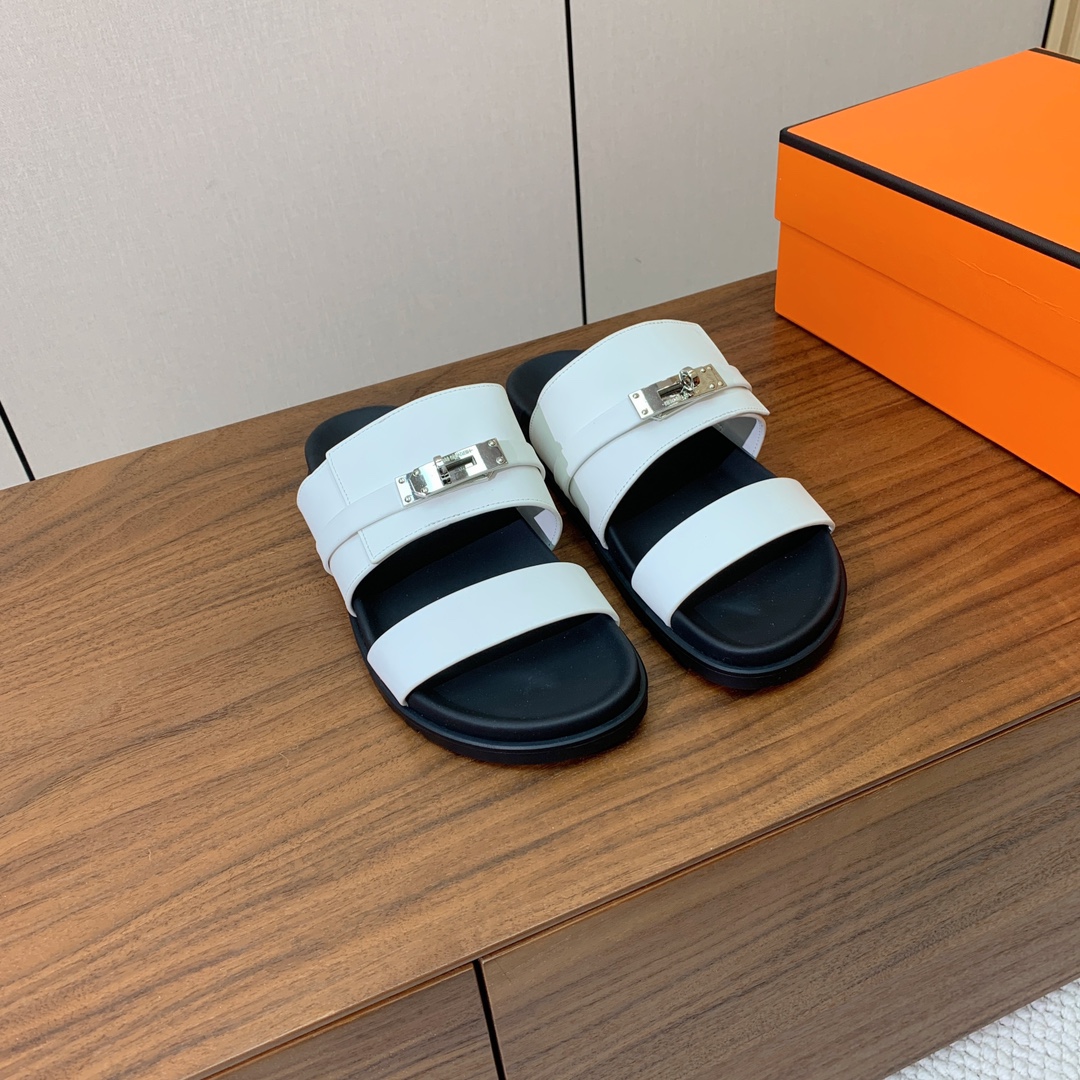 【Herm*s】高版本Kelly扣情侣款拖鞋。H家配货首选鞋履！是爱马仕经典款。每一季都会出很多颜色，绝