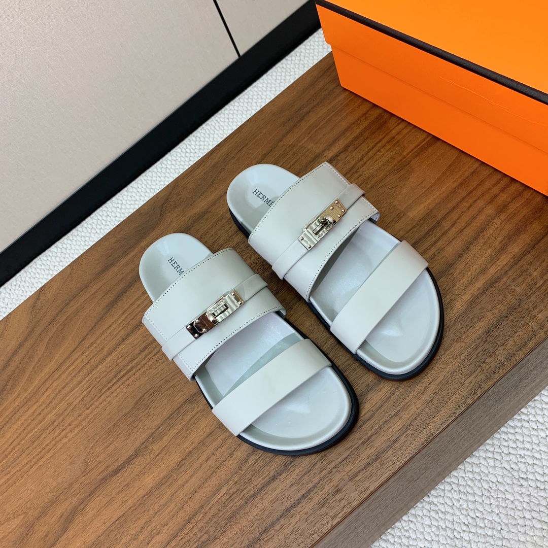 【Herm*s】高版本Kelly扣情侣款拖鞋。H家配货首选鞋履！是爱马仕经典款。每一季都会出很多颜色，绝