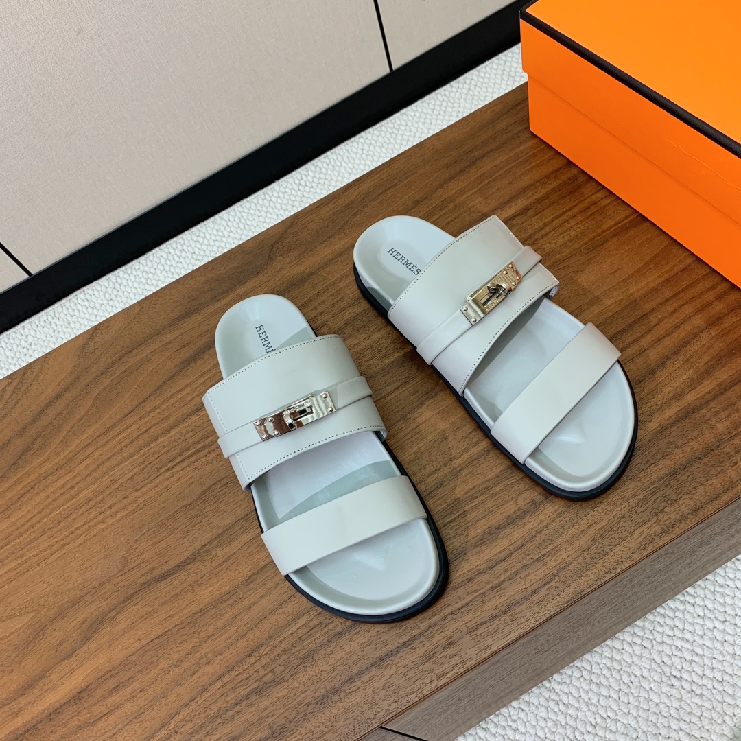 【Herm*s】高版本Kelly扣情侣款拖鞋。H家配货首选鞋履！是爱马仕经典款。每一季都会出很多颜色，绝