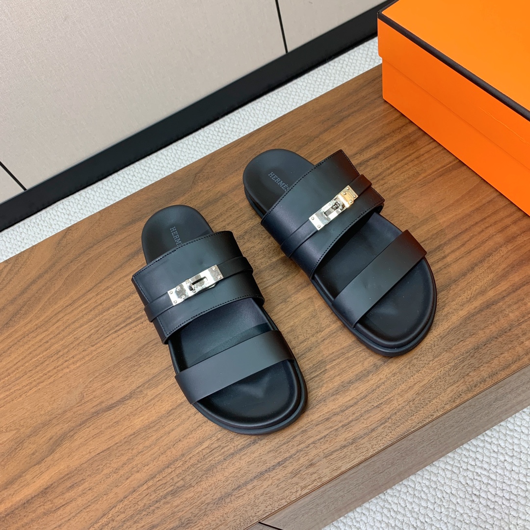 【Herm*s】高版本Kelly扣情侣款拖鞋。H家配货首选鞋履！是爱马仕经典款。每一季都会出很多颜色，绝